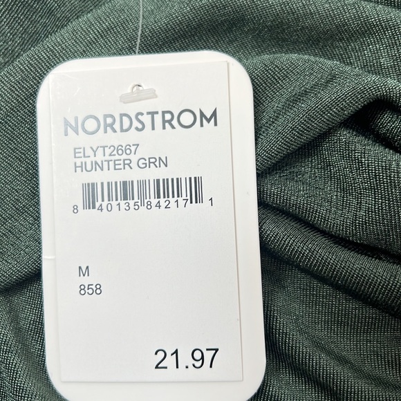 Green long sleeve crop top Size M - Picture 3 of 3